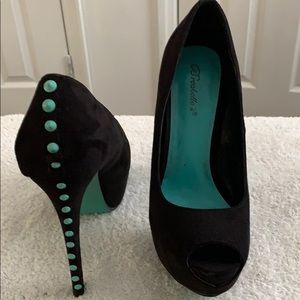 Breckelle’s Women’s Dress Shoes Size 8 1/2